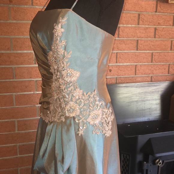 🥂MON CHERI🥂CHAMPAGNE TEAL IRIDESCENT GOWN🥂 - Picture 10 of 13